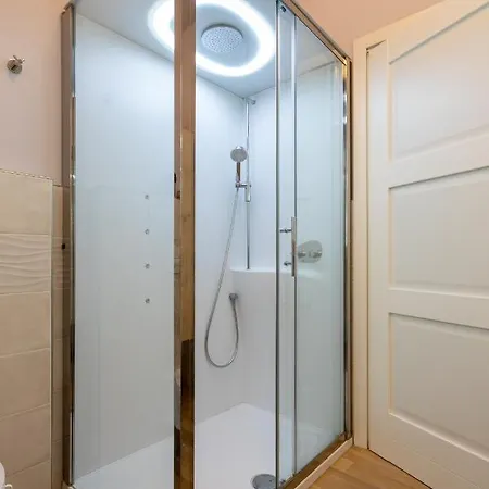 Luxury House 50 Mt From *